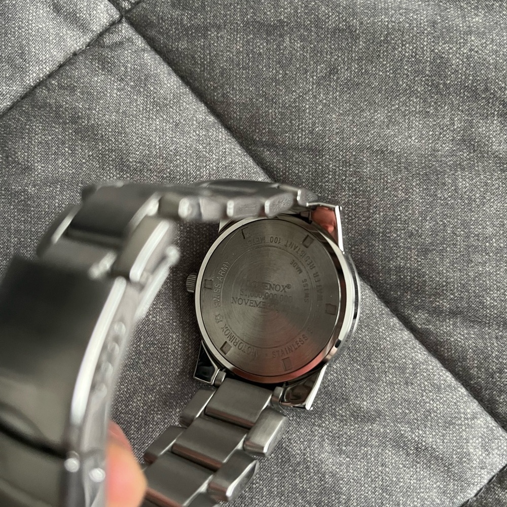 Victorinox Swiss Army Watch - Picture 4 of 4